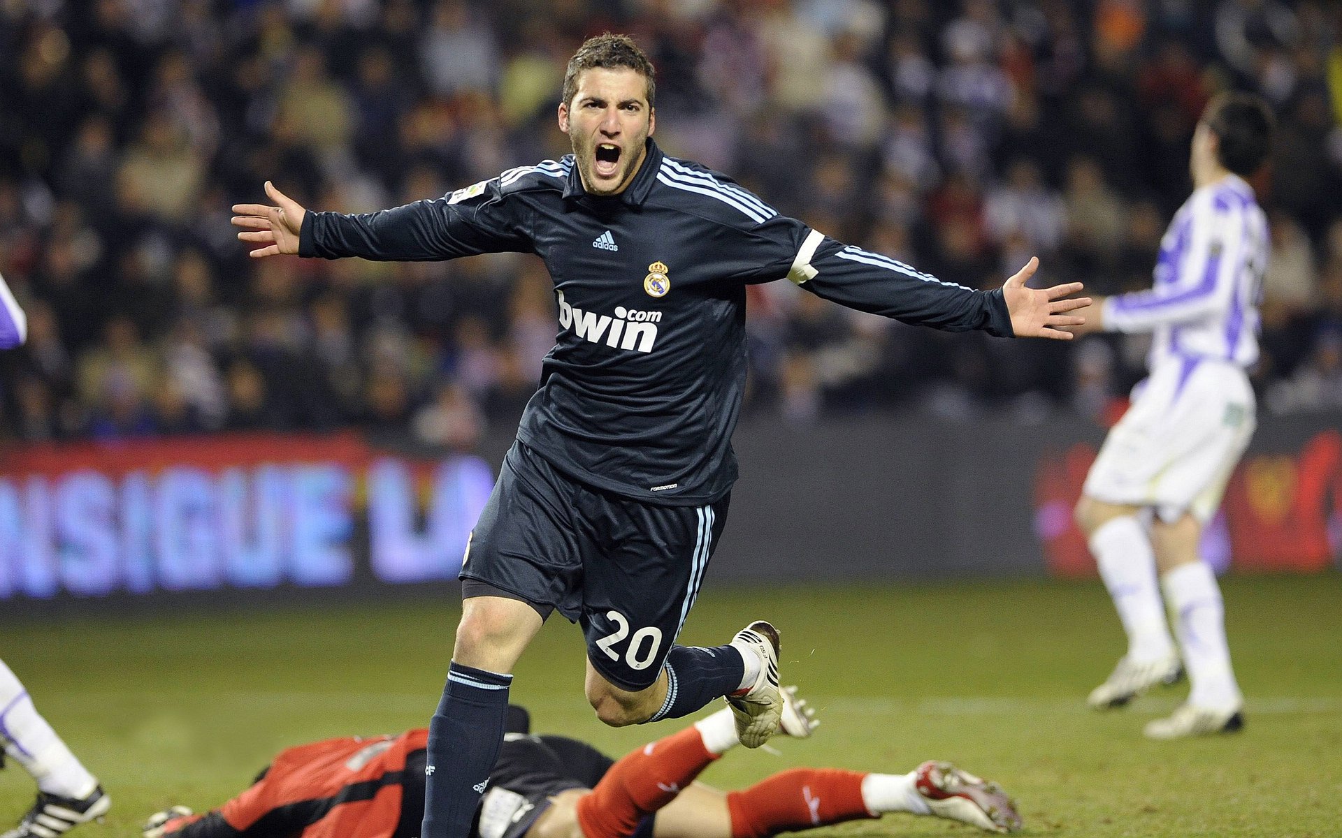 乐鱼体育App下载-亚冠焦点多地掀起冬训热潮，亚冠东亚区比赛地点